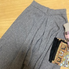 27日まで投稿‼️レディーススカート、手袋、スカーフの画像