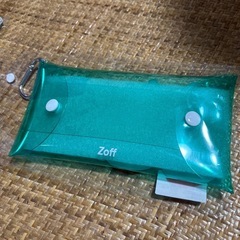 限定品！うめだ阪急限定Zoffコラボクリアポーチ メガネケース　カラビナ付きの画像