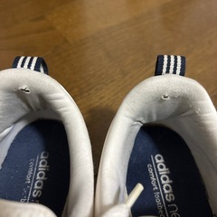 adidasスニーカーの画像