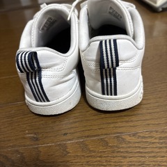 adidasスニーカーの画像