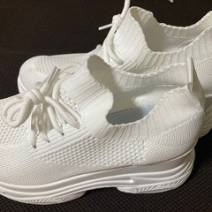 新品❣️厚底スニーカー 24cmの画像