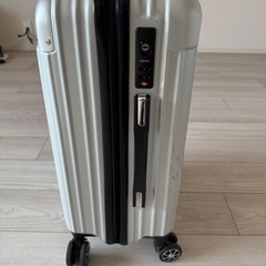 【美品】シルバー旅行スーツケース　Sサイズの画像