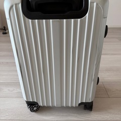 【美品】シルバー旅行スーツケース　Sサイズの画像