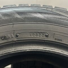 DUNLOP WINTER MAXX WM02 205/65R16 16インチ スタッドレス 4本 22年製 バリ溝 C28セレナ ヤリスクロス 10系アルファード等　(KTJ591-2)クレジットカード QRコード決済可能の画像