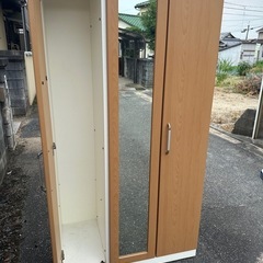 おしゃれな洋服ダンス！全身鏡付きの画像