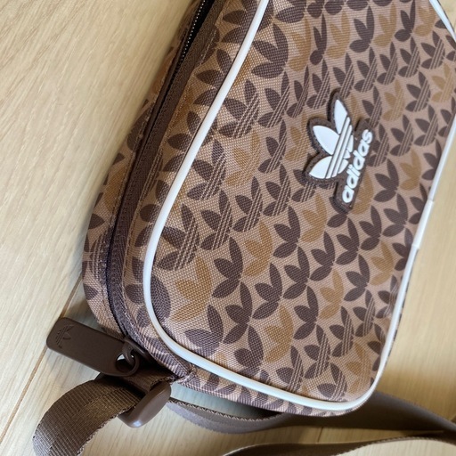 最終値引き 【美品】adidas モノグラム ショルダーバック ミニエア
