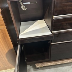 配達可【食器棚】【ニトリ】クリーニング済み【管理番号12608】金の画像