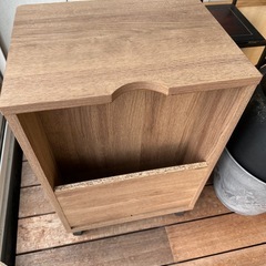 ◯がついてる2点/棚、シェルフ、作業テーブル、机 の画像