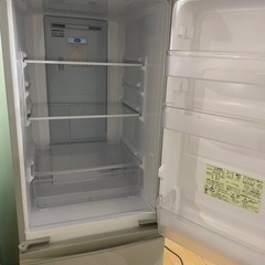 SHARP冷蔵庫の画像
