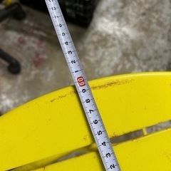 テーブルとイス値下げの画像
