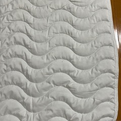 ニトリ　ベッド敷きパット、カバーセットです。の画像
