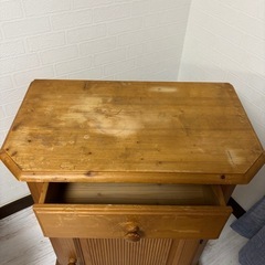 カントリー家具　パイン材　チェストの画像