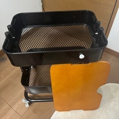収納ラックの画像