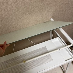 ガラスの机の画像