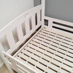 白 ホワイト シングルサイズ ベッドの画像
