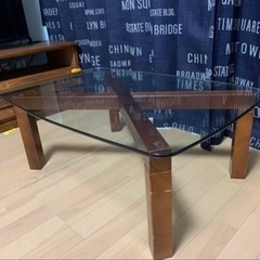 ガラス製ローテーブル
の画像