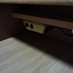 机の上 収納棚の画像