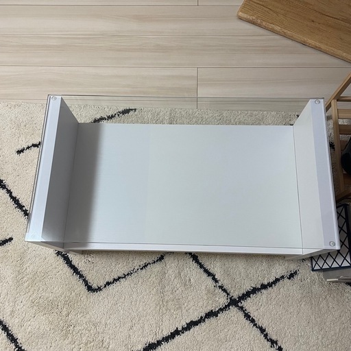 ガラステーブル