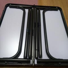 折り畳み式テーブルの画像