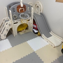 滑り台の画像