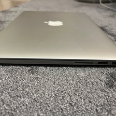 Apple MacBook Pro 13インチ A1502の画像