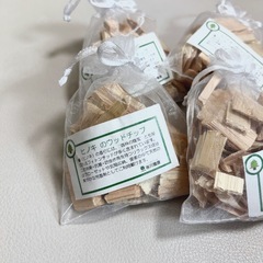 ヒノキのウッドチップ 防臭 消臭 抗菌 防虫作用 檜チップ 芳香剤 ヒノキチップの画像