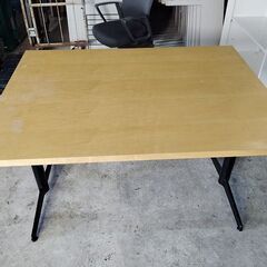SOGO家具　T足　ダイニングテーブル　店舗用テーブル　作業台『中古、天板熱変色跡あり』の画像