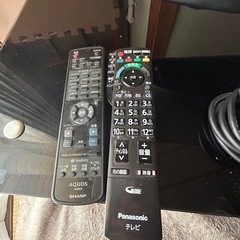 テレビ台とTVの画像