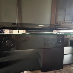 テレビ台とTVの画像
