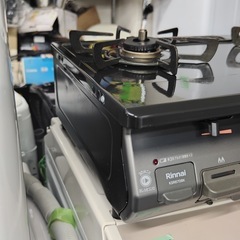 配送可能　保証付き ガステーブルコンロ 片面焼き水なしグリル[2口 /左強火] KSR670BKR [約60cm /都市ガス12・13A /左強火]の画像