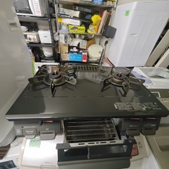 配送可能　保証付き ガステーブルコンロ 片面焼き水なしグリル[2口 /左強火] KSR670BKR [約60cm /都市ガス12・13A /左強火]の画像