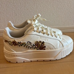 PUMA スニーカーの画像