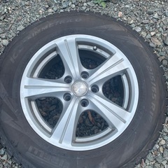 スタッドレス 16インチ 114.3 5穴 
215/65r16 の画像