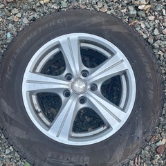 スタッドレス 16インチ 114.3 5穴 
215/65r16 の画像