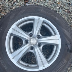 スタッドレス 16インチ 114.3 5穴 
215/65r16 の画像
