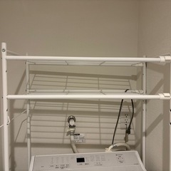 【0円でお譲りします！】棚付きランドリーラック※洗濯機は付きませんの画像