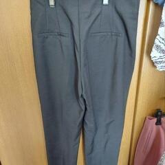 ZARA　タックパンツ　ブラック　Lサイズの画像