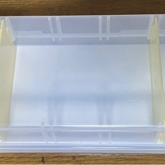 書類ケース3つと仕切りケース1つの画像