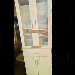 食器棚の画像