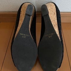 レース調オープントゥパンプス　24cmの画像