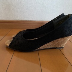 レース調オープントゥパンプス　24cmの画像
