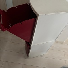 ニトリ タテ型分別ゴミ箱 2段 赤 の画像