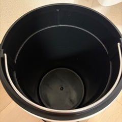 IKEA ミョーサ ペダル式ゴミ箱の画像