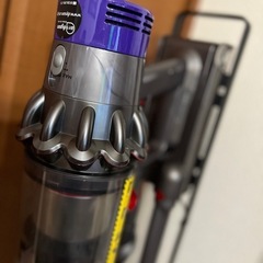 ダイソン Dyson V10 Fluffy SV12 スタンド&オマケ付きの画像