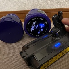 ダイソン Dyson V10 Fluffy SV12 スタンド&オマケ付きの画像