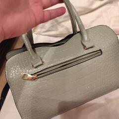 かなり美品〜❣❢ミントデカ→リ・ボ・ンあしらいデカワンポイントアクセント使い↑↑ショルダー紐ツキ2wayレディースショルダーハンドバッグ👜の画像