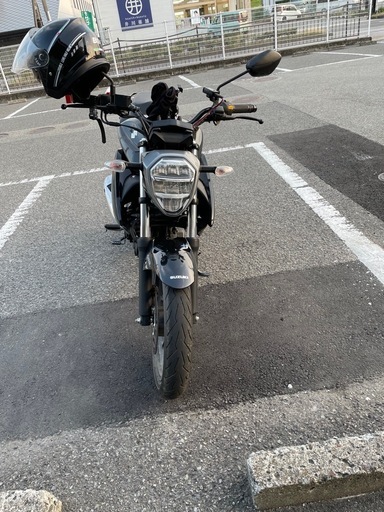 スズキのジクサー150です