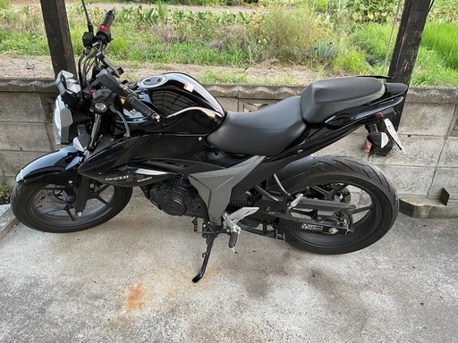 スズキのジクサー150です