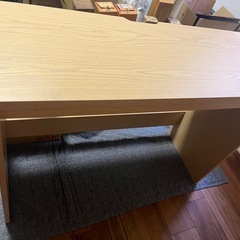 　机　公演台の画像