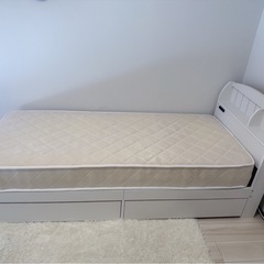 【収納付きベッド】ショートセミシングル（マットレス付）の画像